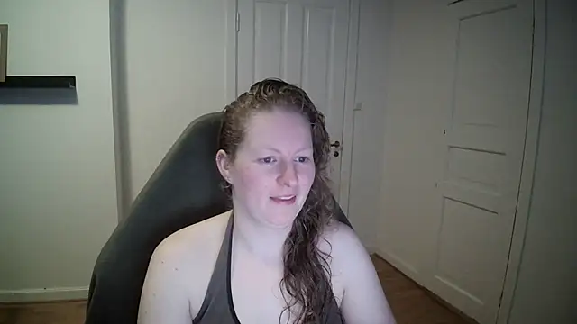Girlnina-1995 online show from 03-17-25, 08:40