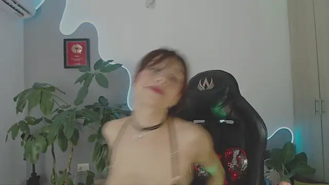 Snapshot of LauPolett chatting on 06-04-26, 02:27 LauPolett online show from 06-04-26, 02:27
