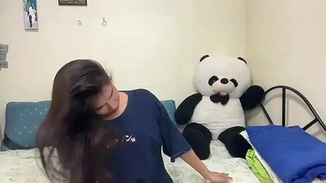 rihanna22 online show from 11-17-25, 01:48