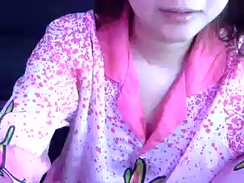 Bee 2k online show from 10-19-25, 04:37