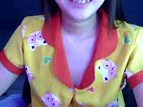 Bee 2k online show from 10-24-25, 04:33