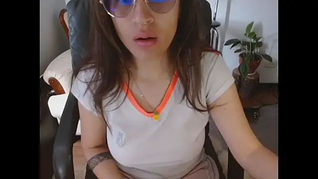 dominica-3 online show from 03-28-26, 04:08