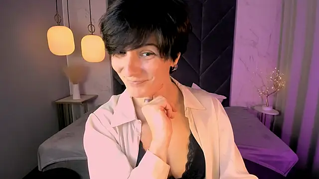 LorenDaze online show from 10-18-25, 01:57