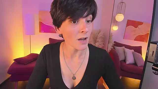 LorenDaze online show from 10-04-25, 02:07