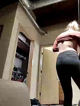 eatmeplease44 online show from 02-18-25, 08:03