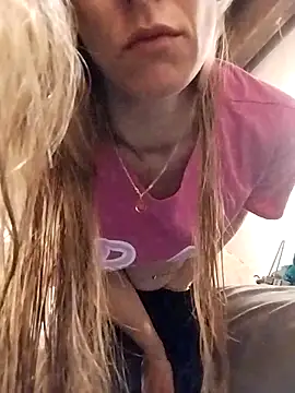 eatmeplease44 online show from 09-18-25, 06:22