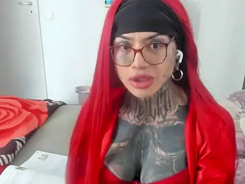 Snapshot of tamarapervert chatting on 05-17-26, 11:32 tamarapervert online show from 05-17-26, 11:32