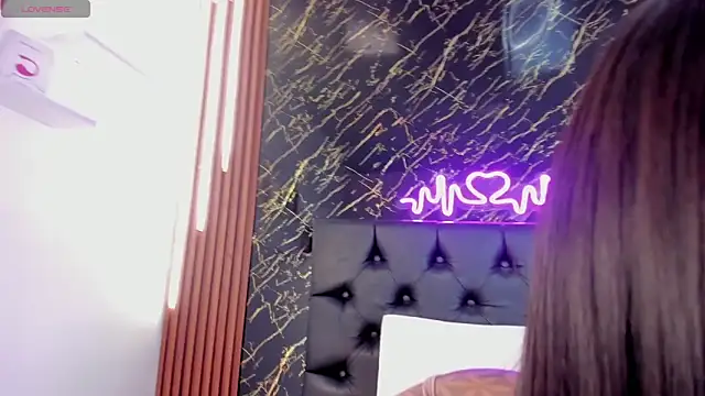 Tamara-evans online show from 11-22-25, 05:12