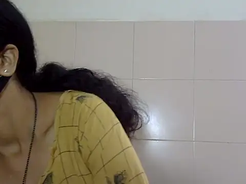 Snapshot of Indian_Horny_Wife chatting on 09-18-25, 07:55 Indian Horny Wife online show from 09-18-25, 07:55