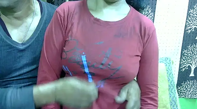 Snapshot of Indian_Horny_Wife chatting on 01-20-25, 06:21 Indian Horny Wife online show from 01-20-25, 06:21