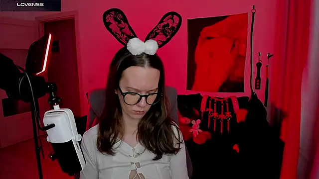 DivineBite online show from 04-18-26, 06:21