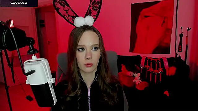 DivineBite online show from 04-10-26, 06:59