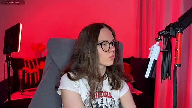 Snapshot of DivineBite chatting on 09-13-25, 02:28 DivineBite online show from 09-13-25, 02:28