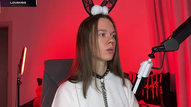 Snapshot of DivineBite chatting on 10-30-25, 05:10 DivineBite online show from 10-30-25, 05:10