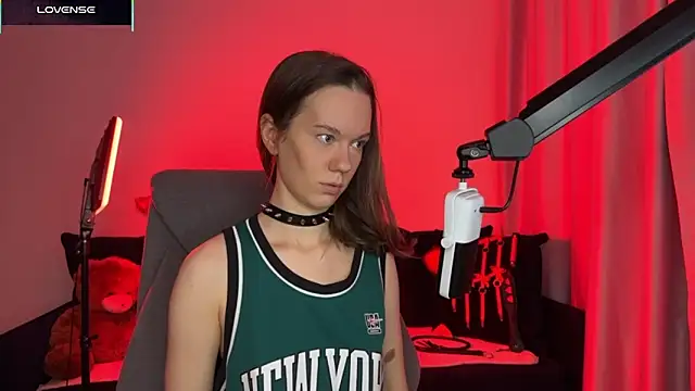 Snapshot of DivineBite chatting on 11-10-25, 04:12 DivineBite online show from 11-10-25, 04:12