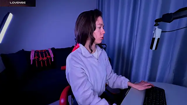 Snapshot of DivineBite chatting on 02-12-25, 09:54 DivineBite online show from 02-12-25, 09:54