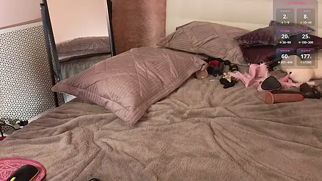 AmalyGreen online show from 03-10-25, 01:43