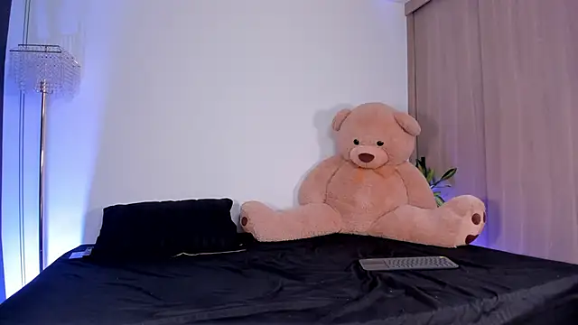 Snapshot of liagirl_cute chatting on 05-26-26, 03:48 liagirl cute online show from 05-26-26, 03:48