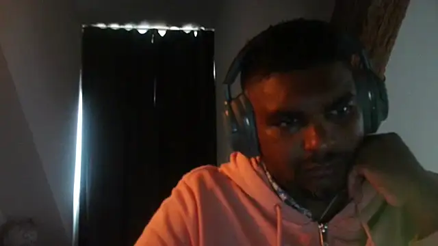 Bandusrilankasexymen online show from 10-19-25, 10:51