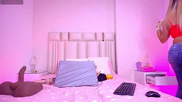 Snapshot of _carolina_fox chatting on 11-11-25, 03:12 carolina fox online show from 11-11-25, 03:12