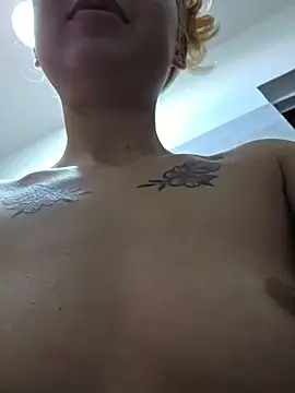 Pinkie Princes online show from 12-17-25, 09:42