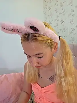 Pinkie Princes online show from 12-16-25, 07:51