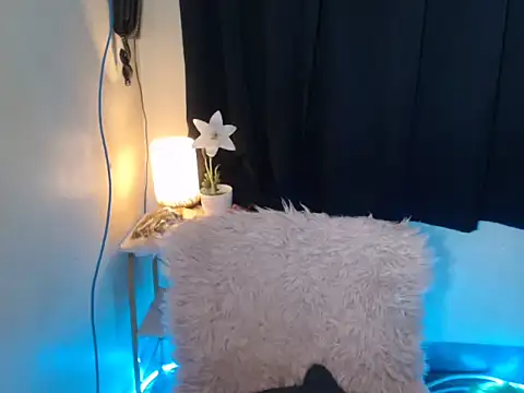 sweetyula online show from 12-18-25, 01:11