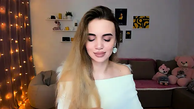 Snapshot of aPieceOfJoy chatting on 12-20-24, 08:34 aPieceOfJoy online show from 12-20-24, 08:34