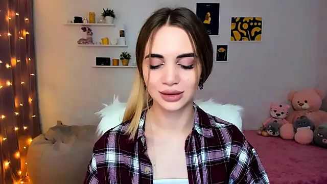 Snapshot of aPieceOfJoy chatting on 12-23-24, 12:25 aPieceOfJoy online show from 12-23-24, 12:25