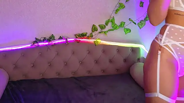 Snapshot of ParadisePleasure_ chatting on 02-18-25, 01:54 ParadisePleasure  online show from 02-18-25, 01:54