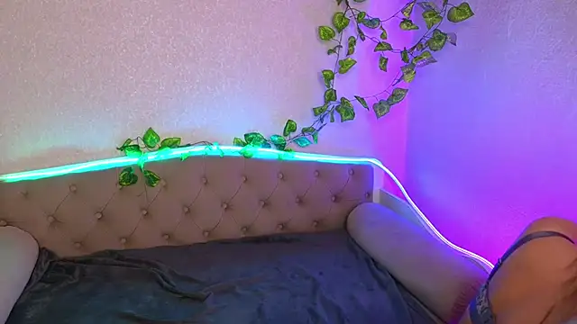 Snapshot of ParadisePleasure_ chatting on 02-21-25, 01:55 ParadisePleasure  online show from 02-21-25, 01:55