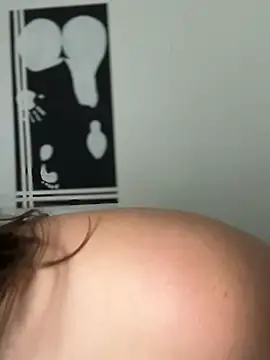 Snapshot of Samantha_official chatting on 01-17-26, 10:35 Samantha official online show from 01-17-26, 10:35