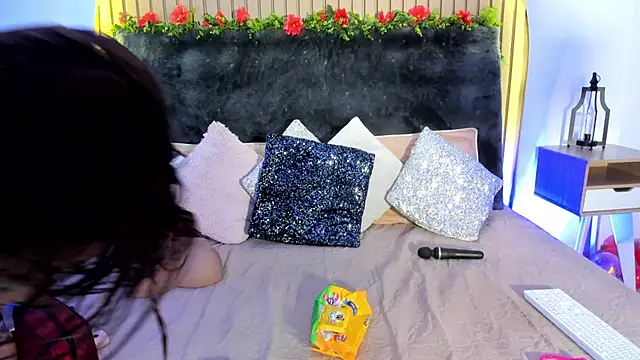 Karlagonzales  online show from 02-25-25, 06:44