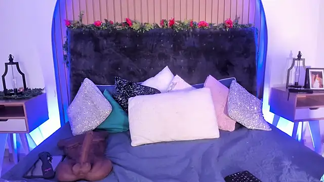 Karlagonzales  online show from 04-12-26, 08:06