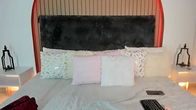 Snapshot of Karlagonzales_ chatting on 05-12-26, 06:58 Karlagonzales online show from 05-12-26, 06:58