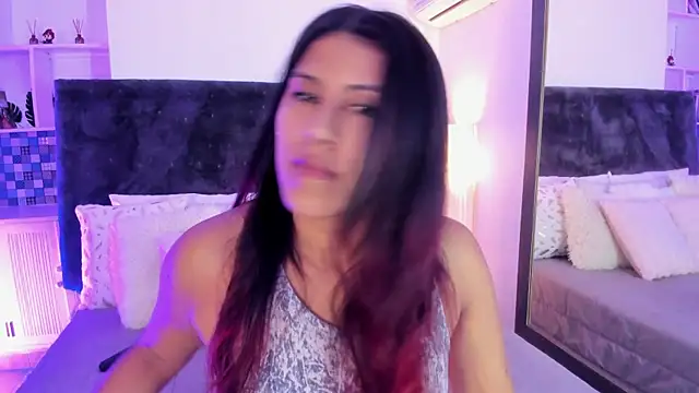 Snapshot of Karlagonzales_ chatting on 07-15-26, 07:21 Karlagonzales online show from 07-15-26, 07:21