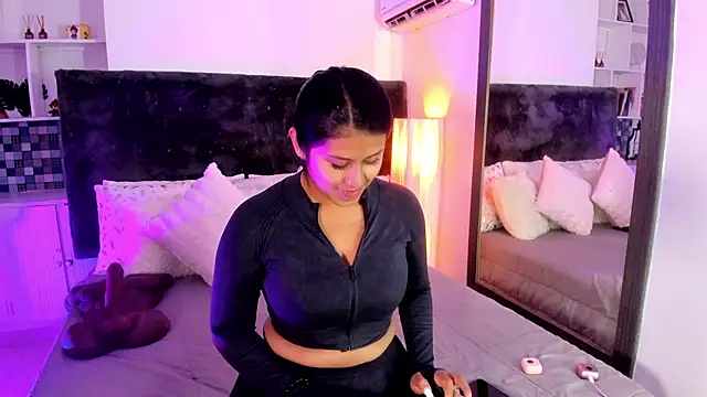 Snapshot of Karlagonzales_ chatting on 06-04-26, 06:45 Karlagonzales online show from 06-04-26, 06:45