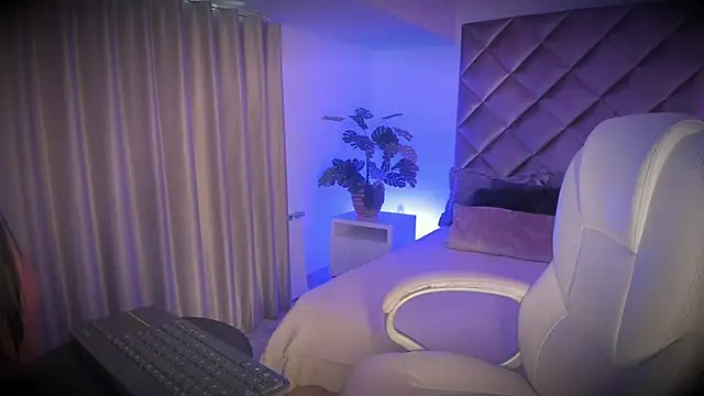 malaia hills online show from 11-21-25, 06:40