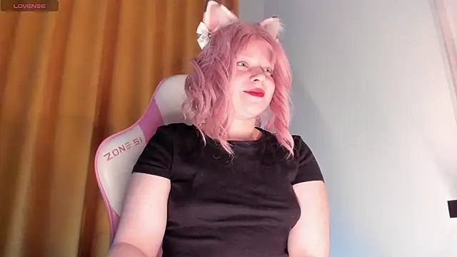 Snapshot of SueNiceeeee chatting on 02-03-26, 02:10 SueNiceeeee online show from 02-03-26, 02:10