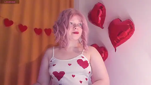 Snapshot of SueNiceeeee chatting on 02-14-26, 11:38 SueNiceeeee online show from 02-14-26, 11:38