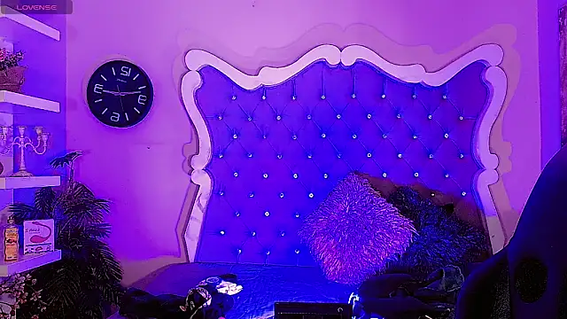 LeyXandrabraz online show from 04-12-26, 08:23