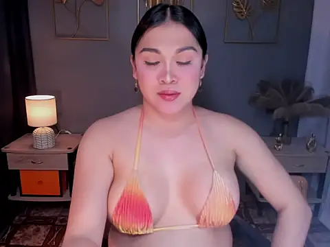 MaxeneCullens online show from 10-11-25, 08:04