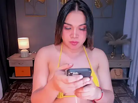 MaxeneCullens online show from 03-14-25, 03:48