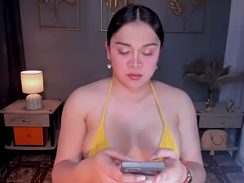 MaxeneCullens online show from 10-12-25, 04:58