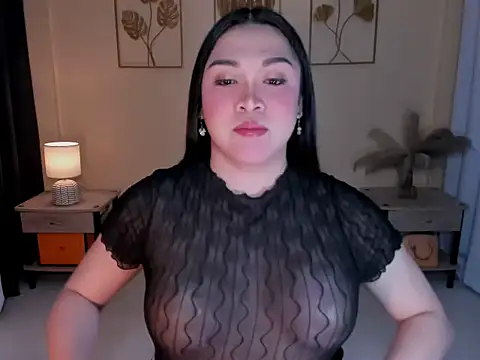 MaxeneCullens online show from 12-16-25, 01:43