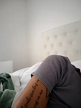 Leaberry online show from 01-15-26, 02:20