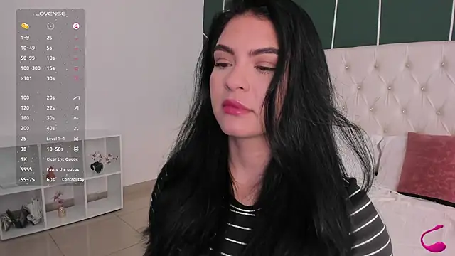 Veronicalanx1 online show from 10-28-25, 12:15