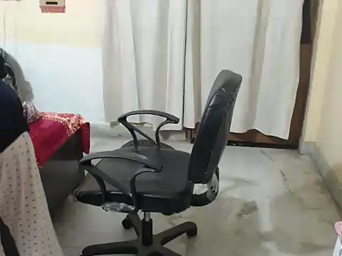 Snapshot of HOT_CHILLY chatting on 02-17-26, 06:27 HOT CHILLY online show from 02-17-26, 06:27