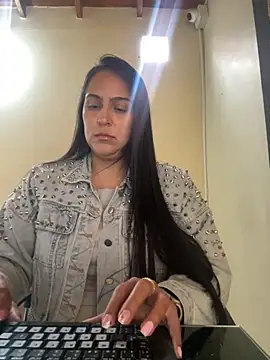 kendall 52 online show from 11-22-25, 02:16