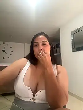 kendall 52 online show from 10-27-25, 05:25